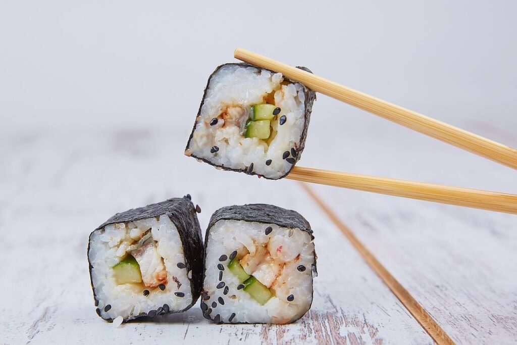 Sushi – idealny posiłek na lato